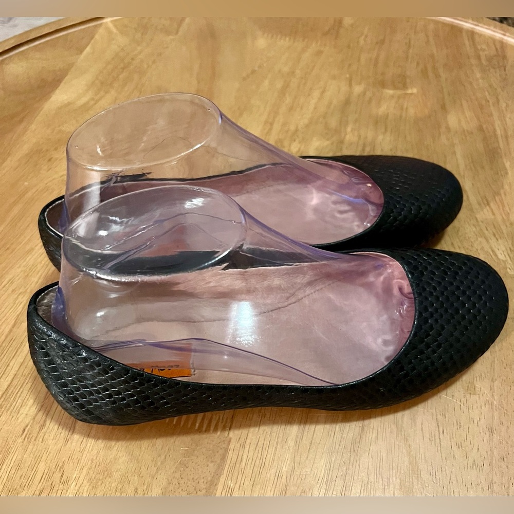 Miz Mooz Black Leather Ballet Flats Women Size 7 Textured Comfort Shoes